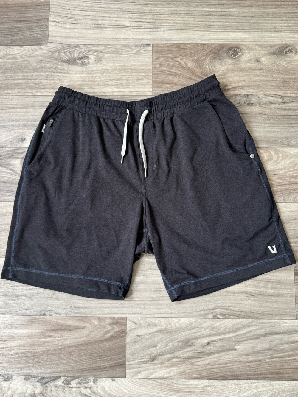 Vuori Men's Ponto Performance Shorts in Black Size Large